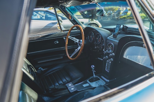 OEM-Style vs. Modern Seat Belts: Which Should You Choose for Your Classic Corvette?