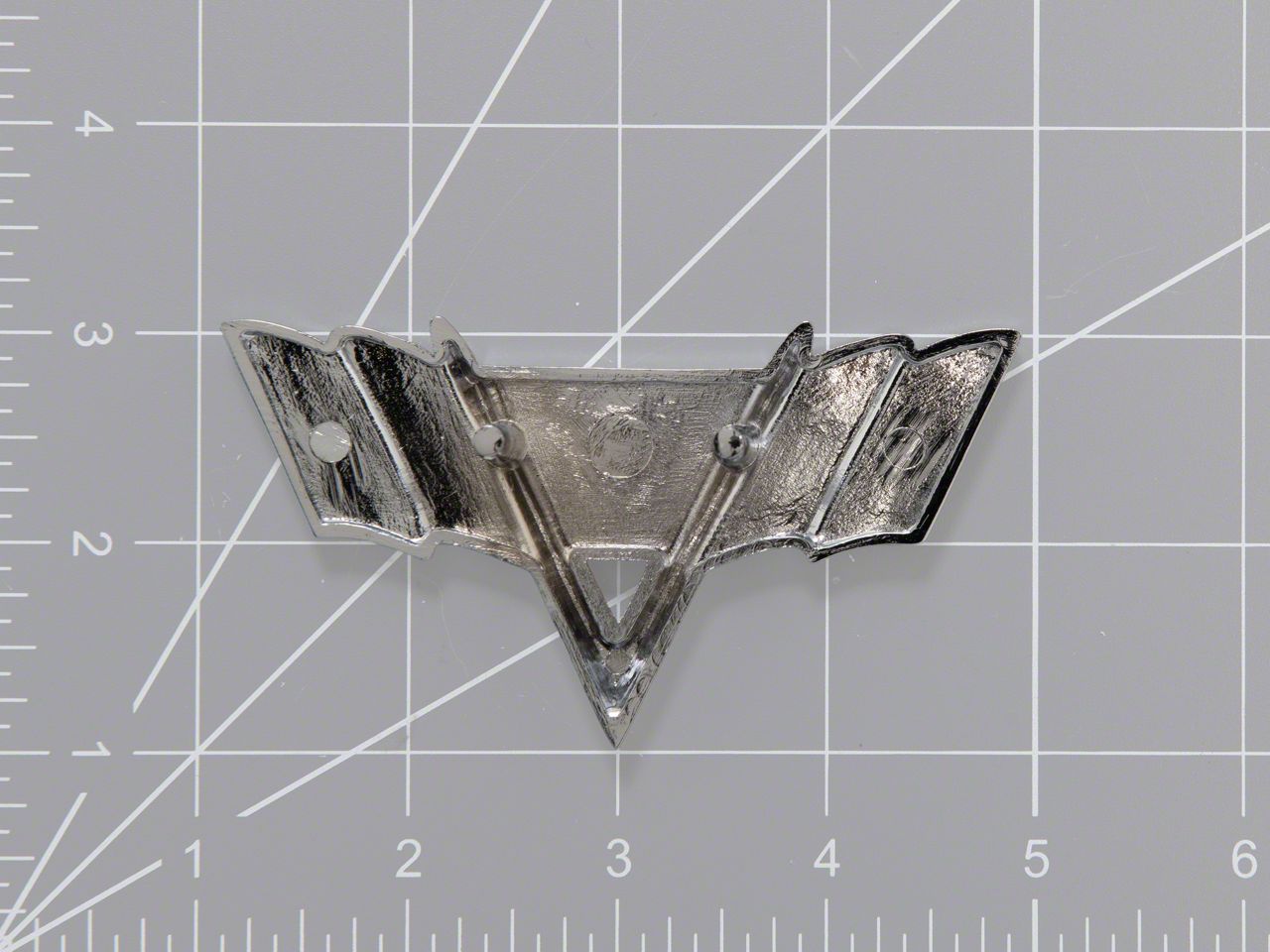 Ecklers Fender Emblem, V-Flag (64-67 Biscayne; 64-67 Impala; 66-67